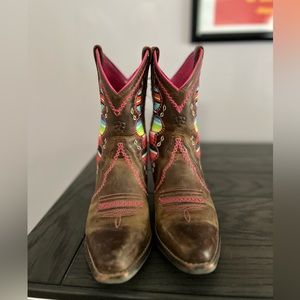 Kids boots